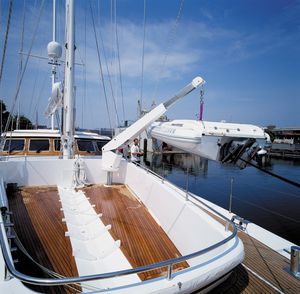 yacht davit / hydraulic / rotating / telescopic