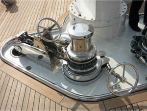 hydraulic windlass