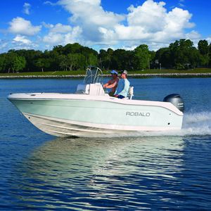 outboard center console boat