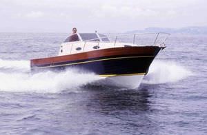 inboard center console boat