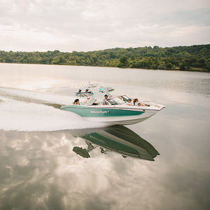 inboard deck boat