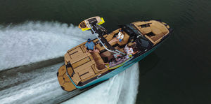 inboard deck boat
