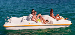 6-person pedal boat