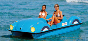 4-person pedal boat