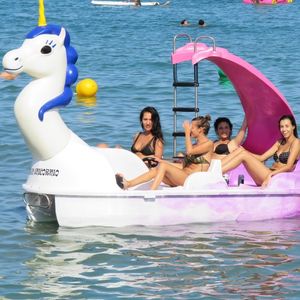 4-person pedal boat