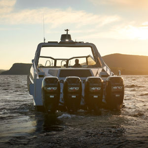 outboard express cruiser