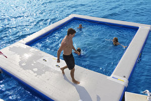 floating swimming pool