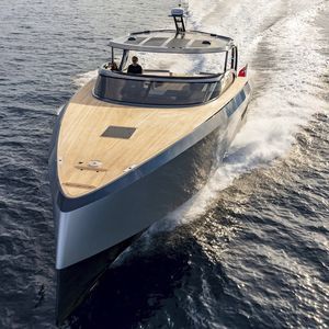 sport motor yacht