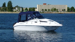 outboard day cruiser