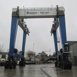 heavy load travel lift 1
