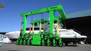 remotely controlled travel lift / for heavy loads