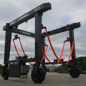 remotely controlled travel lift 1