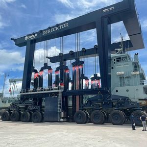 remotely controlled travel lift