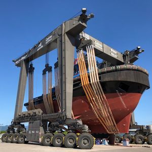 remotely controlled travel lift