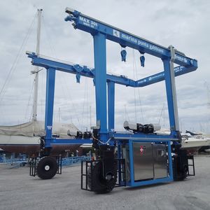 U-shaped travel lift