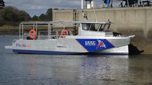 dive support boat