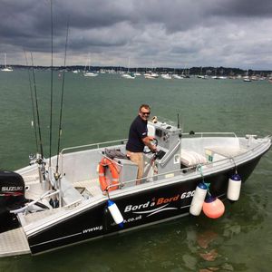 outboard center console boat