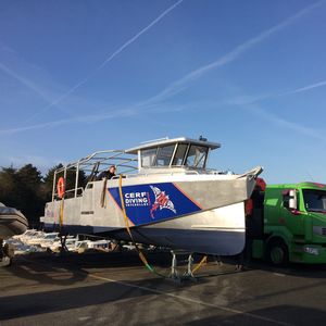 dive support boat