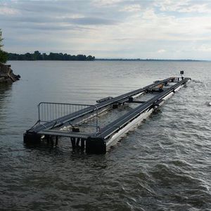 floating breakwater