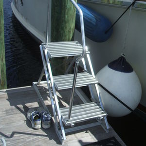 Boat platform - ACROSS - Mar Quipt - fixed / boarding / teak