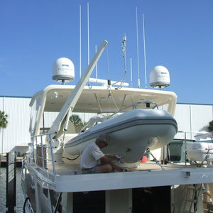 yacht davit manufacturers