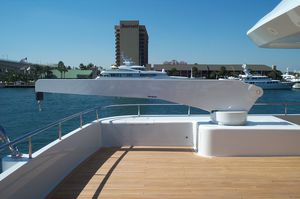 yacht crane