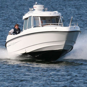 outboard cabin cruiser