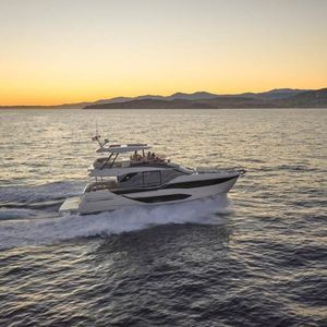 flybridge motor yacht 1
