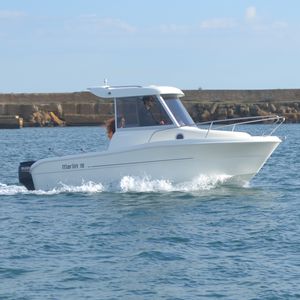 Walkaround With Enclosed Cockpit All Boating And Marine Industry