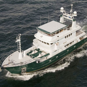 cruising motor yacht