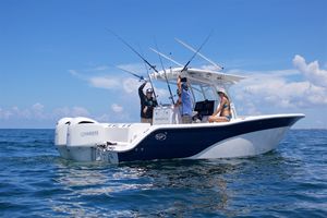 outboard center console boat