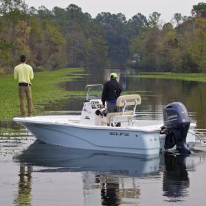 outboard bay boat 1