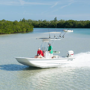 outboard center console boat