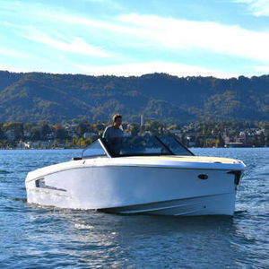 outboard cabin cruiser 1