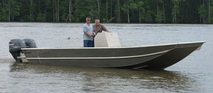 outboard center console boat