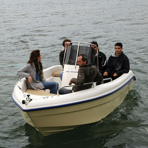 outboard center console boat