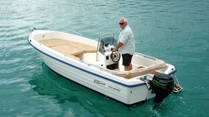 outboard center console boat 1