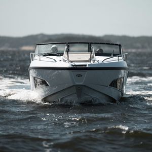 outboard cabin cruiser 1