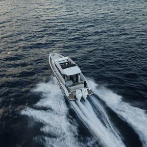 outboard cabin cruiser 1