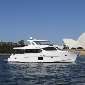 cruising motor yacht