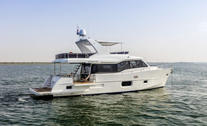 cruising motor yacht