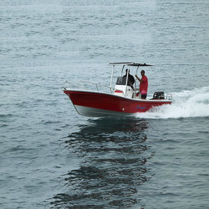 outboard center console boat