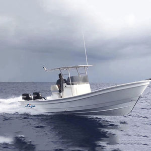 outboard center console boat