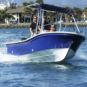 outboard center console boat