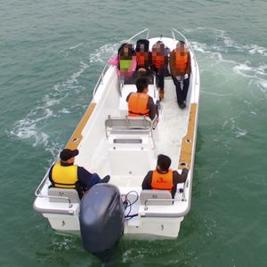 outboard center console boat