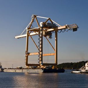 post-Panamax container gantry crane