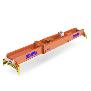 stacking crane spreader