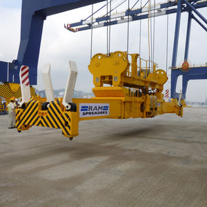 Stacking crane spreader - 3900 - RAM Spreaders - for containers ...