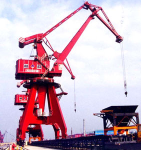 port crane / level luffing