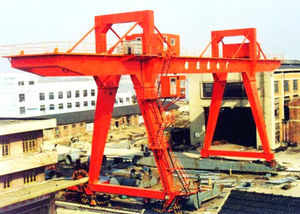 floor track container stacking crane